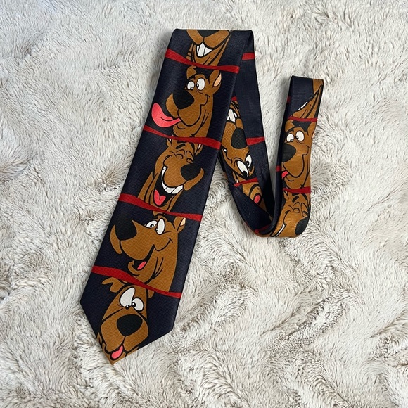 Scooby Doo Tie - Picture 1 of 3